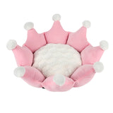 Autumn and winter crown sleeping nest