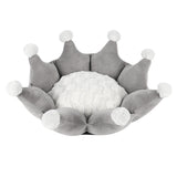 Autumn and winter crown sleeping nest